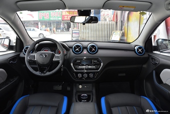 2018款东南DX3 EV400 豪华版图片