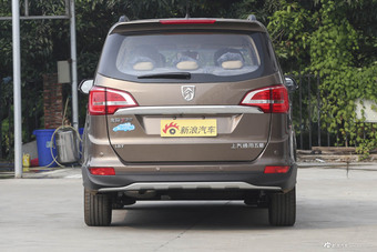 2016款宝骏730 1.5T手动舒适版 7座