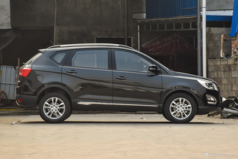 2016款 宝骏560 1.5T手动精英型