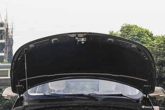 2016款宝骏730 1.5T手动舒适版 7座