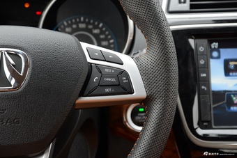 2016款北汽威旺S50 1.5T CVT欢动尊贵型