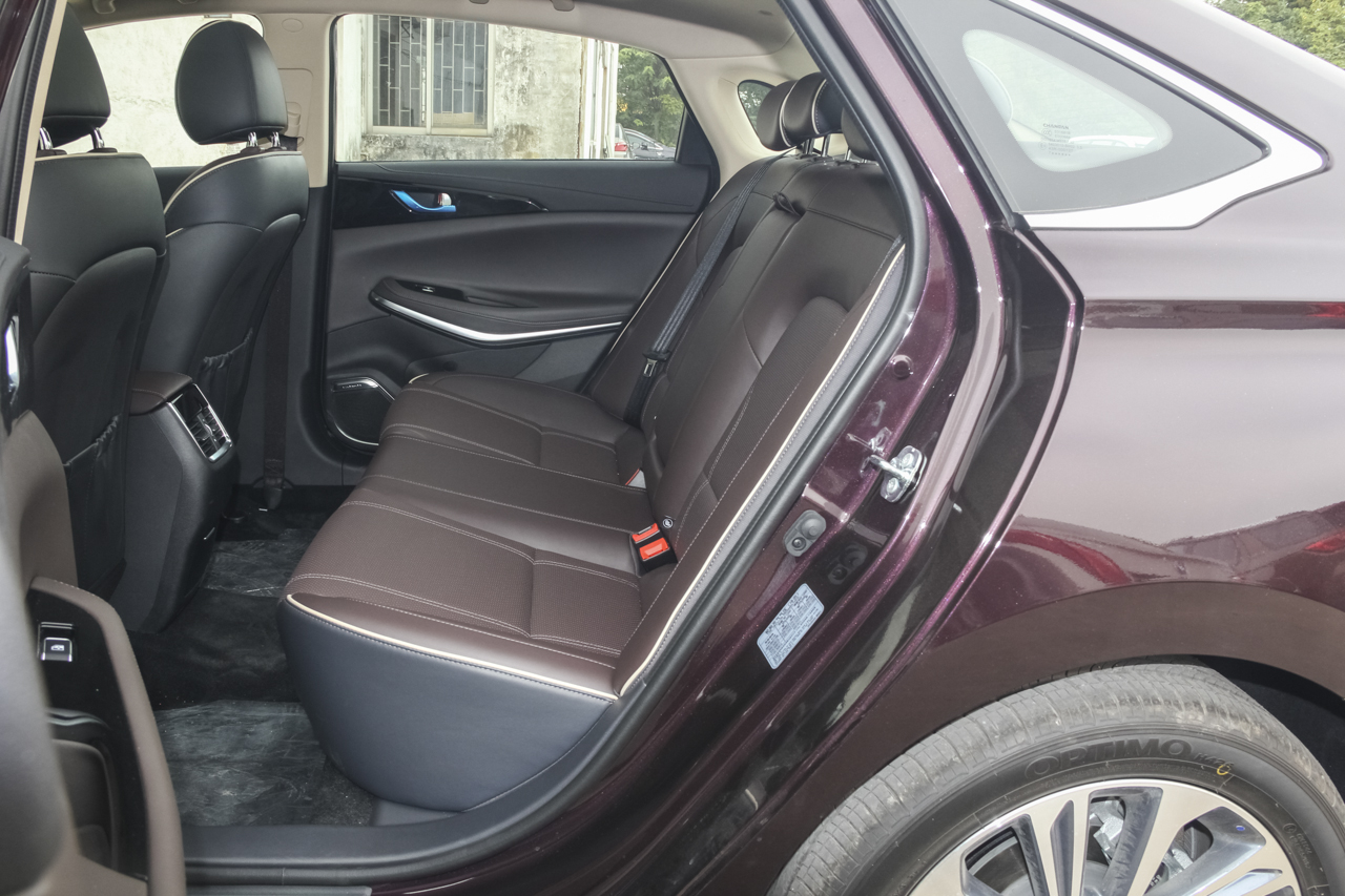 2018款睿骋CC1.5T自动智雅型