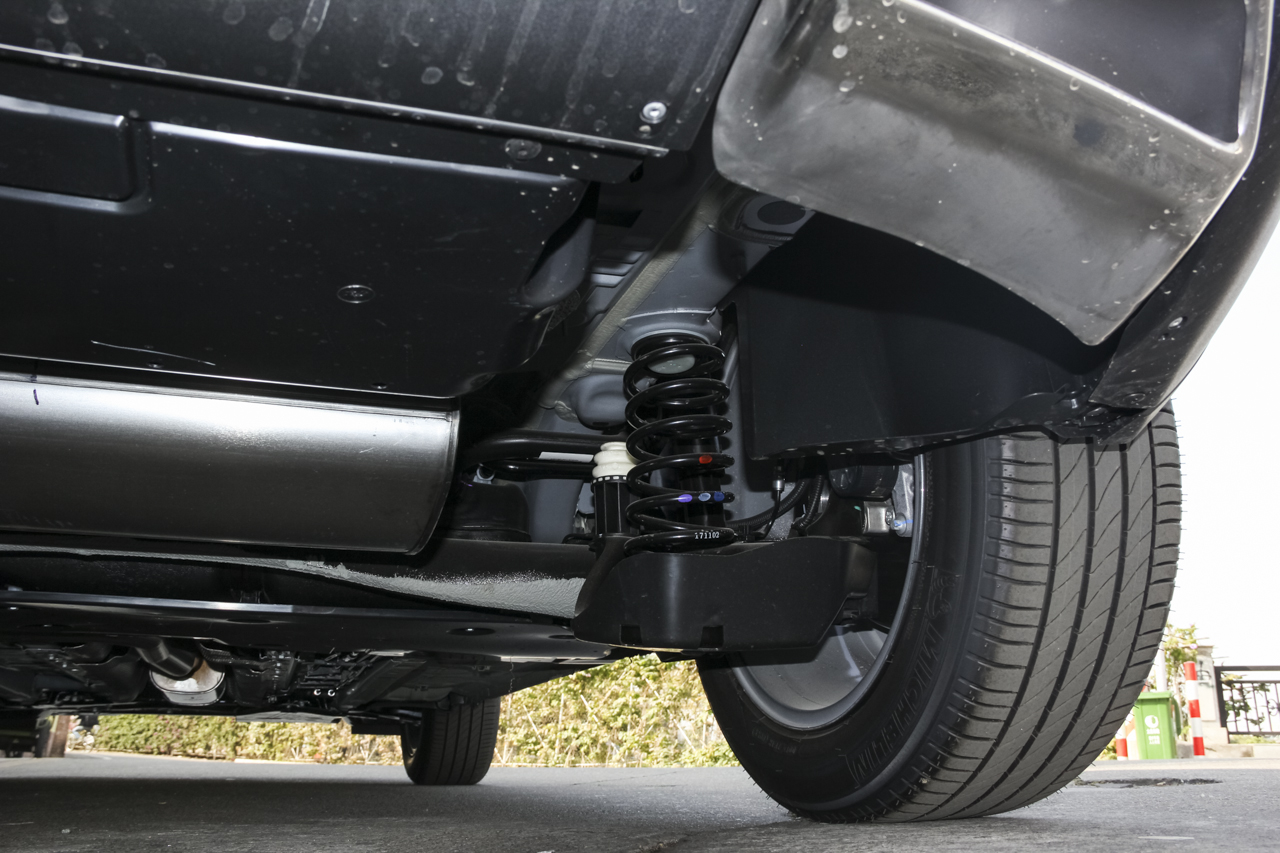 2017款标致4008 1.6T自动350THP精英版