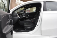 2019款奔驰A级 1.3T自动200 L运动轿车先行特别版