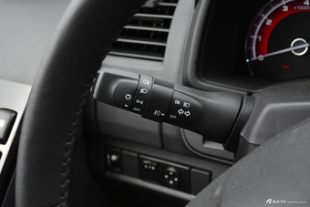 2018款铃拓2.5T手动四驱豪华款JE4D25Q5A