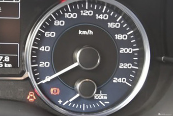 2016款斯巴鲁XV 2.0L自动精英导航版