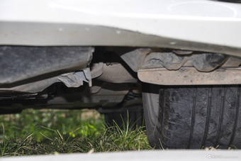 2016款力狮 2.5L自动全驱荣耀版