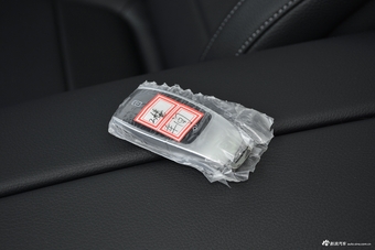 2018款奔驰E级改款2.0T自动 300L 运动豪华型