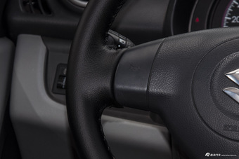 2013款奥拓1.0L手动豪华型 海沙蓝