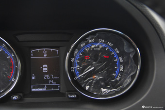 2016款风行S500 1.5L手动舒适型 闪耀金