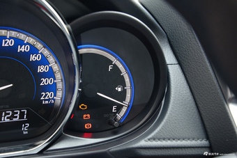 2016款YARiS L 致炫1.5L自动炫动天窗版