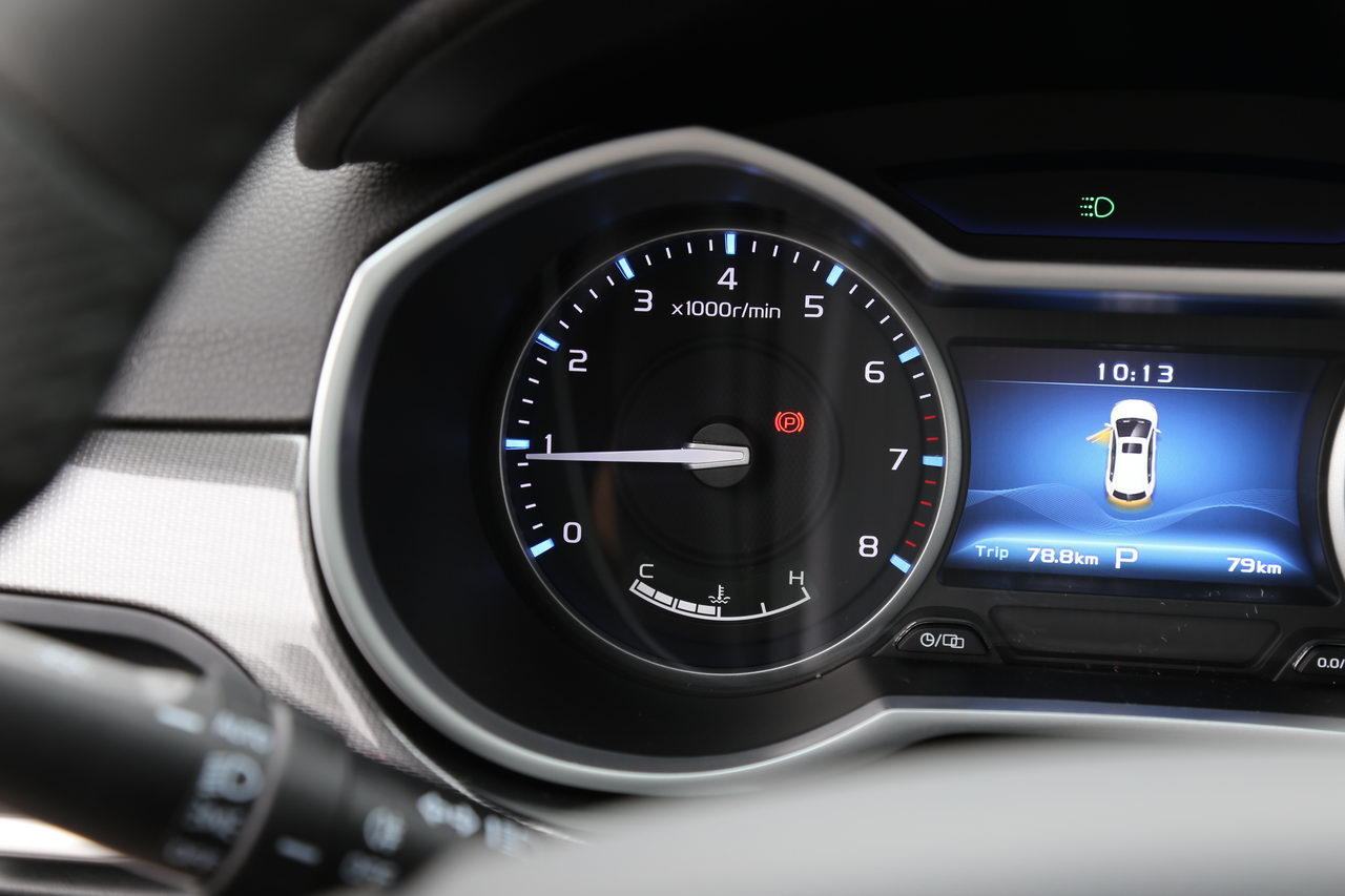 2017款吉利帝豪1.3T自动RS两厢百万款向上版