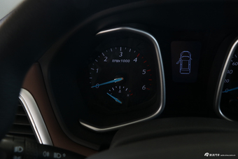 2018款领主2.5T手动柴油超享版两驱舒适型标双SD4V25R-100