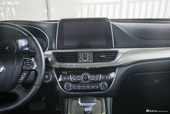 2017款传祺GA8 2.0T 320T自动至尊版