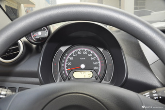 2013款奥拓1.0L自动豪华型