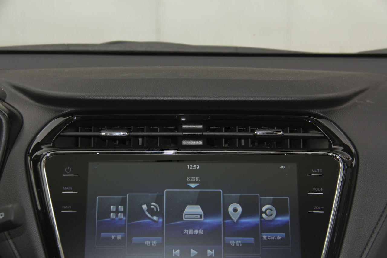 2017款长安欧尚A800 1.5T手动豪享型