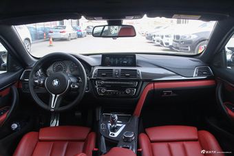 2017款宝马M4自动双门轿跑车图片