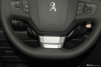 2016款标致3008 1.6THP自动潮流版