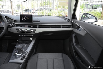 2017款奥迪A4L Plus 2.0T自动40TFSI进取型
