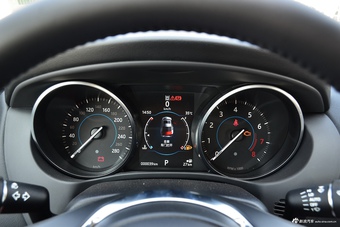 2017款捷豹XE R-SPORT 2.0T自动i4 Ti (200PS)