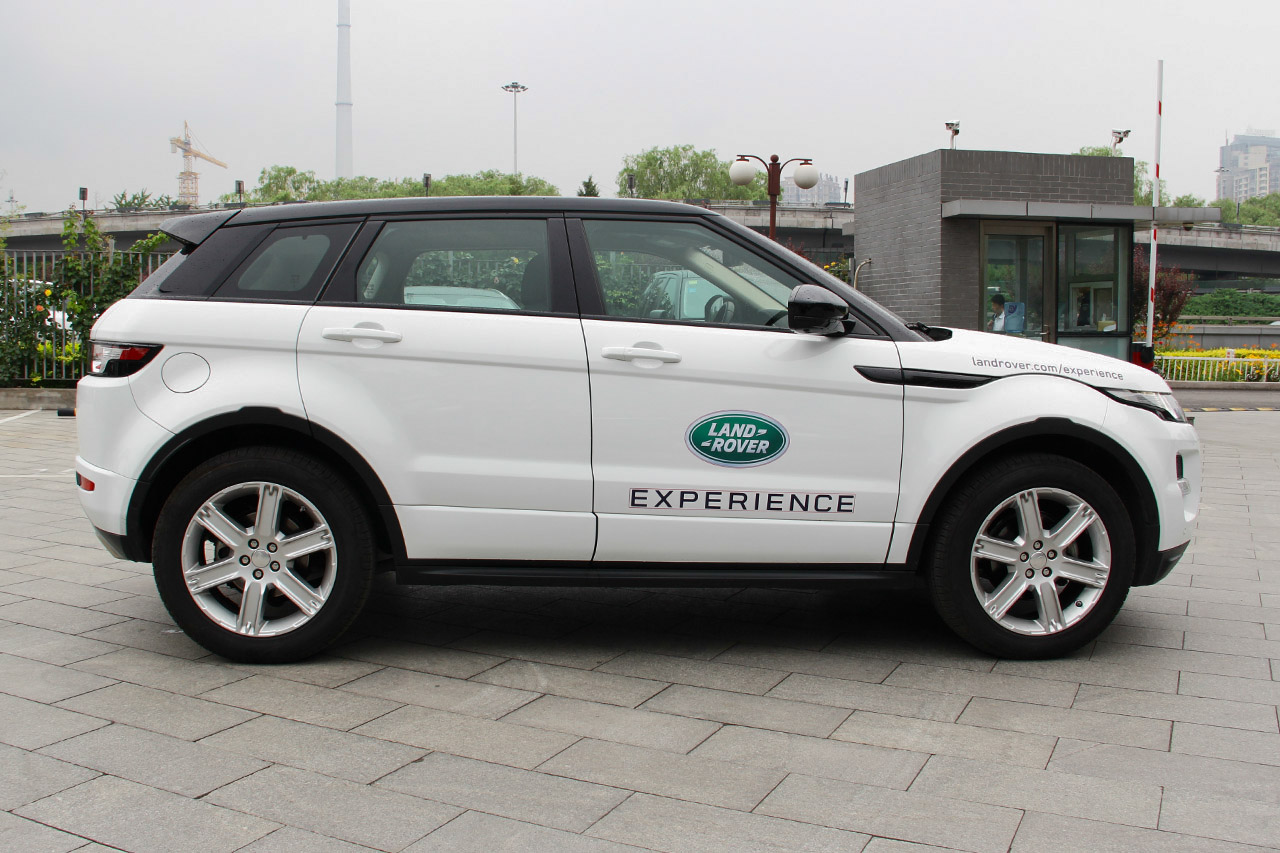 2015款揽胜极光2.0T自动锐动版