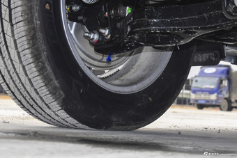 2017款众泰SR9 2.0T手动极致之心版