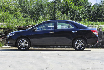 2014款众泰Z300 1.5L手动豪华型