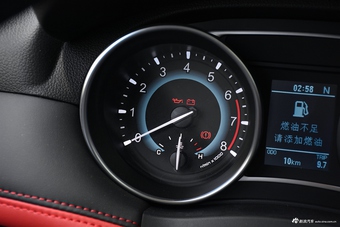 2017款哈弗H1蓝标1.5L AMT尊贵型