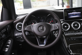 2018款奔驰GLC260 2.0T自动 4MATIC豪华型