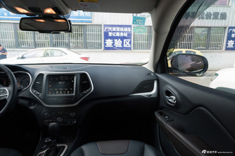 2017款自由光2.4L自动卓越版