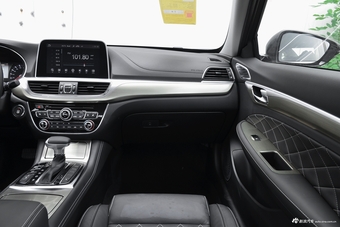 2017款传祺GA8 1.8T 280T自动尊享版