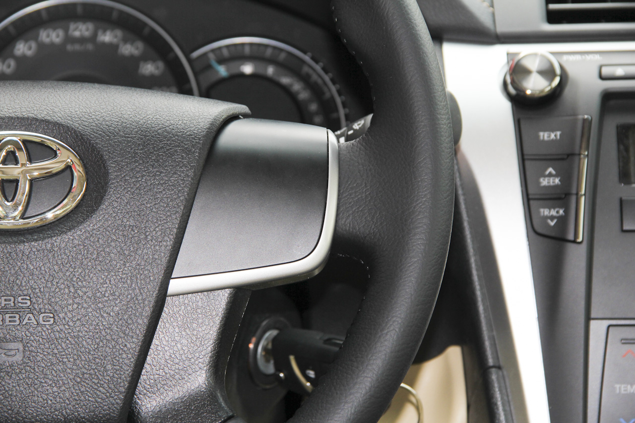 2016款凯美瑞2.0L自动十周年纪念领先版