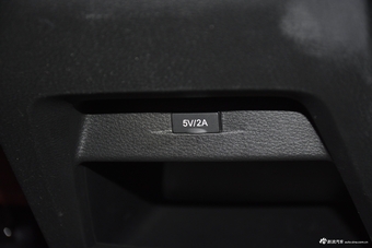 2017款宝骏560 1.5T DCT旗舰型7座