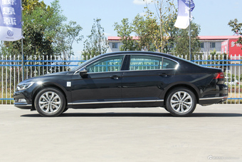 2018款迈腾改款2.0T自动380TSI DSG豪华型