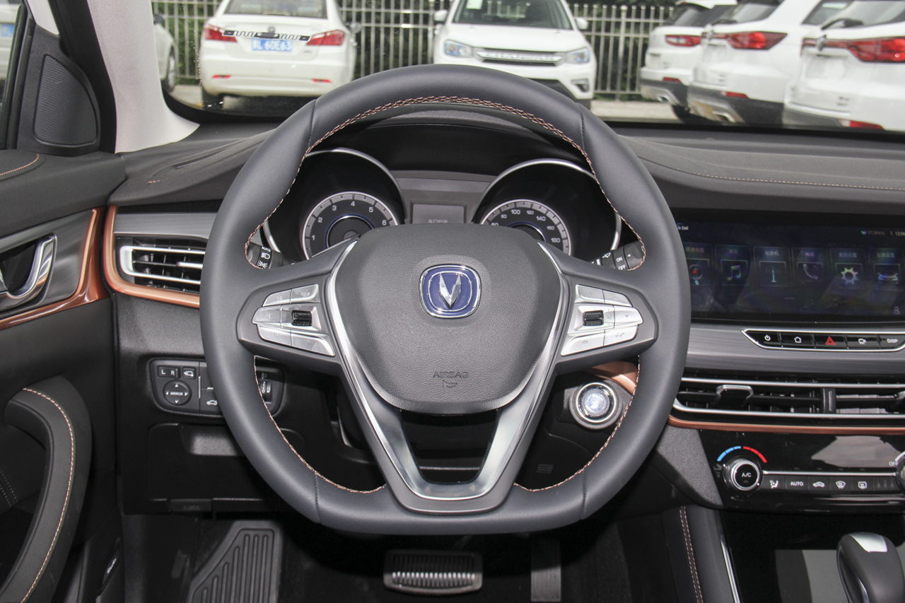 2018款逸动XT 1.6L自动领潮型GDI