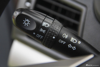 2015款小老虎2.4T手动精英版大双排4D25