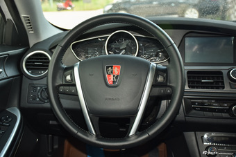 2014款荣威550S 1.8L自动智选版 温莎白