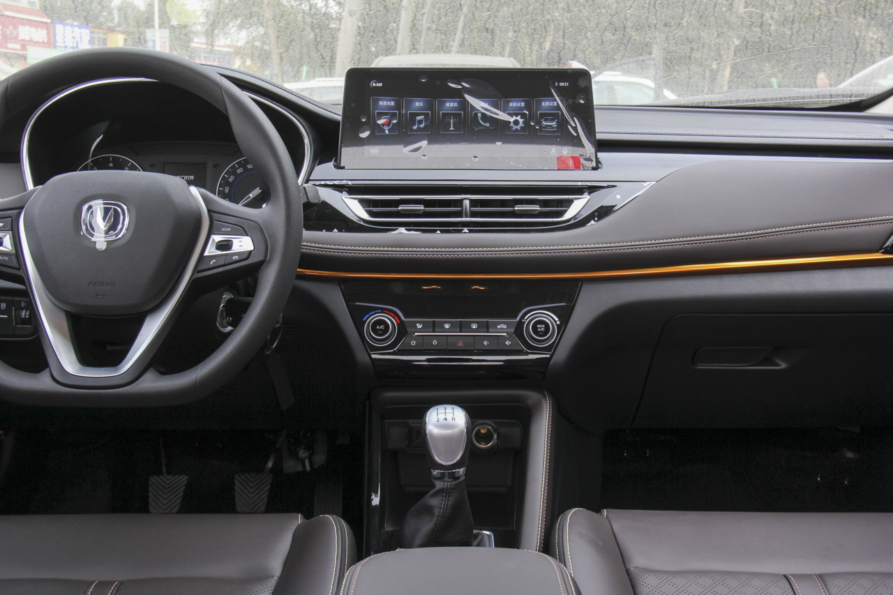 2018款逸动DT 1.6L手动智享型