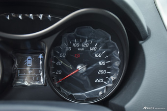 2015款海马S5 1.6L手动豪华型天窗版