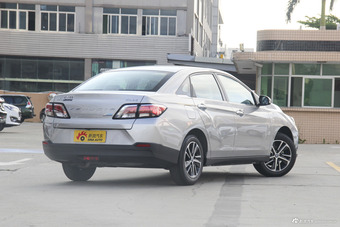 2018款启辰D60 1.6L自动智联精英版