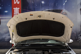 2016款领动 1.4T自动炫动旗舰型