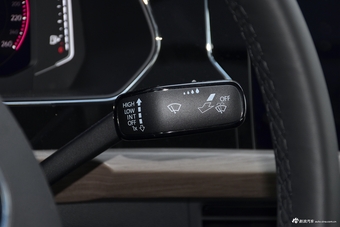 2019款帕萨特2.0T自动尊贵版380TSI 