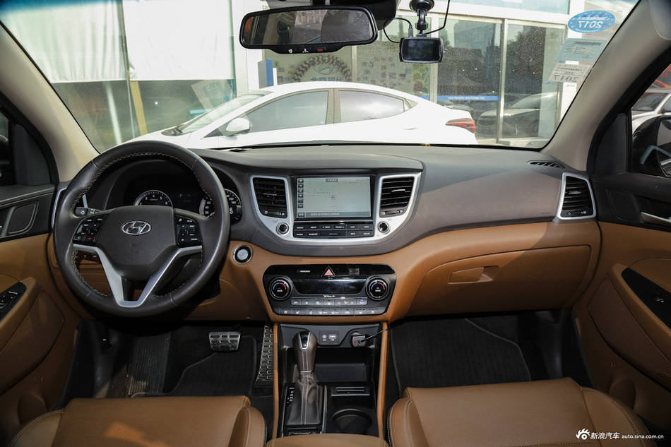 2015款全新途胜1.6T自动四驱旗舰型