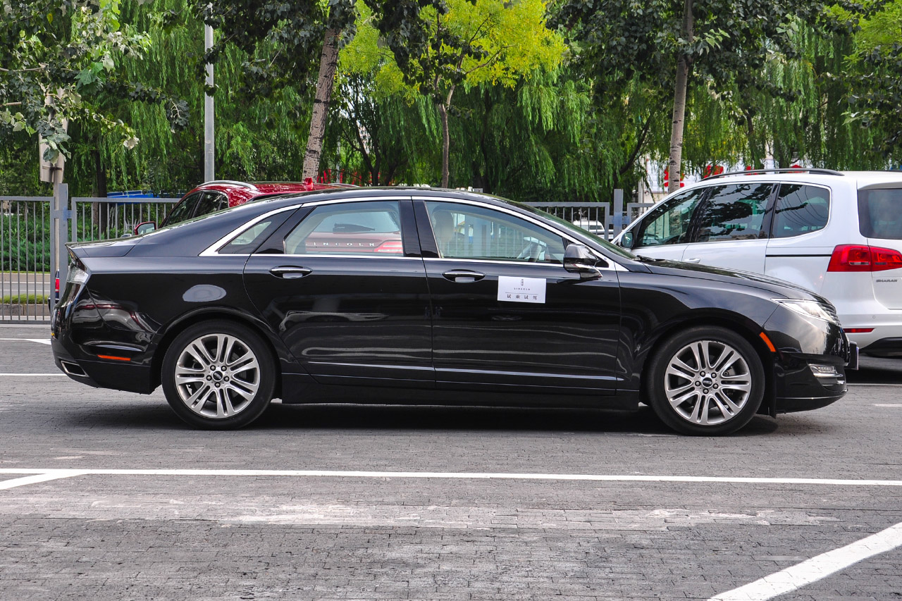 2014款林肯MKZ 2.0T自动尊雅版