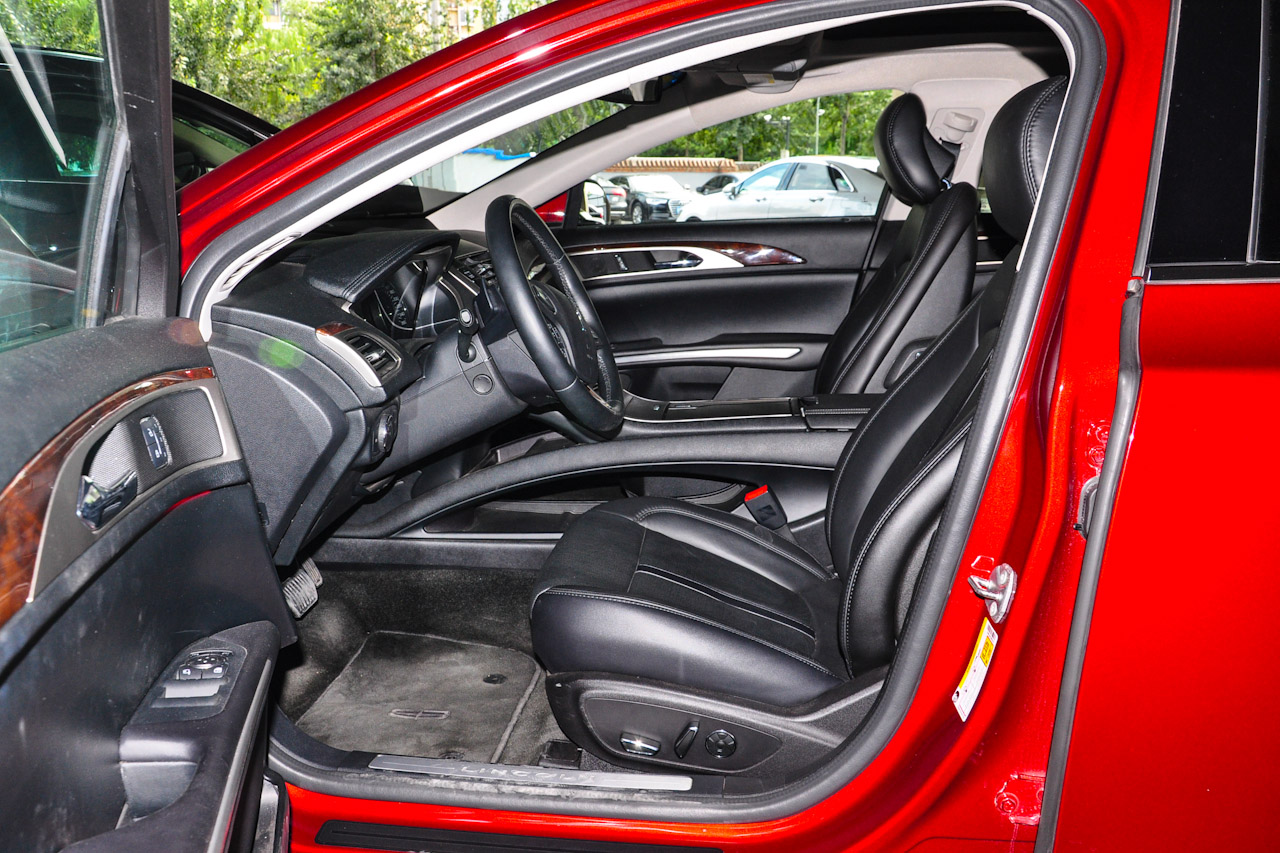 2016款林肯MKZ 2.0T自动尊耀版