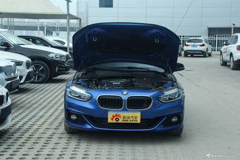 2017款宝马1系120i自动设计套装型图片