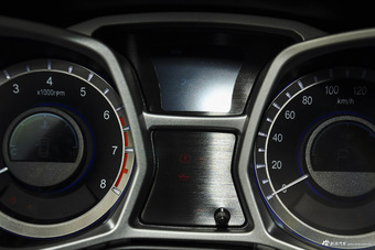 2016款瑞风S3 1.5L自动CVT豪华型 典雅白