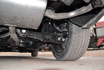 2017款众泰SR9 2.0T 手动极致之梦版（黑色）