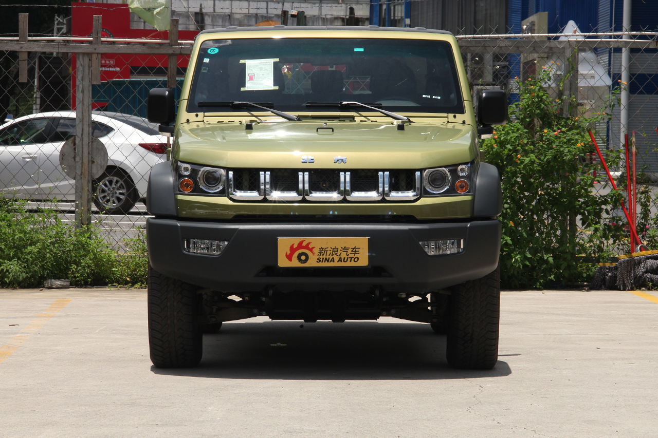 2016款北京BJ40L 2.3T自动两驱尊贵版