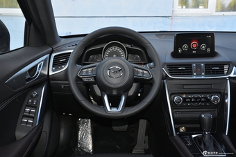 2018款马自达CX-4 2.5L自动四驱蓝天运动版